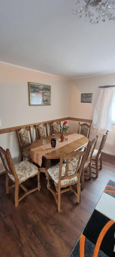 Appartement Kod Slaveka à Kostanjevac Extérieur photo
